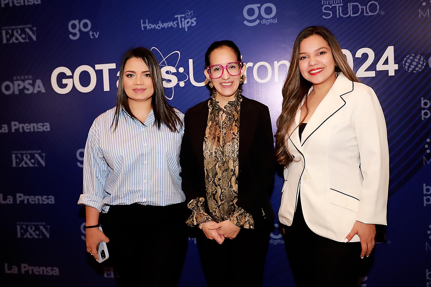 Ana Argueta, Tania Nuilla y Ana Gómez. 