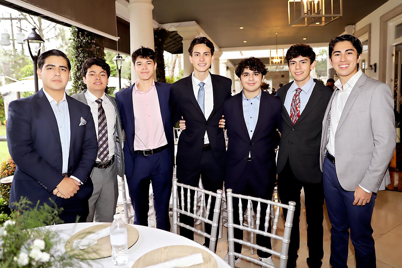 Héctor Rodríguez, Diego Carranza, Roberto Alvarado, Rodrigo Arriaga, Sebastian Faraj, Hernan Ulloa y Gustavo Zúniga
