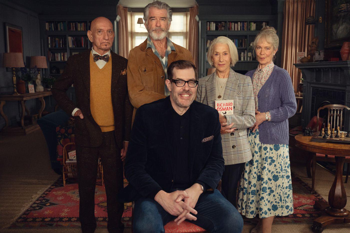 <i><b>El club del crimen de los jueves. </b></i>Basada en la novela homónima de Richard Osman, en esta film un grupo de jubilados, aficionados con la la resolución de crímenes, terminan envolviéndose en un caso real, enfrentándose a diversos peligros mientras realizan las investigaciones, pero demostrando que la edad no importa cuando se trata de demostrar sus habilidades para buscar la justicia. Llegará a la plataforma el 28 de agosto de 2025. 