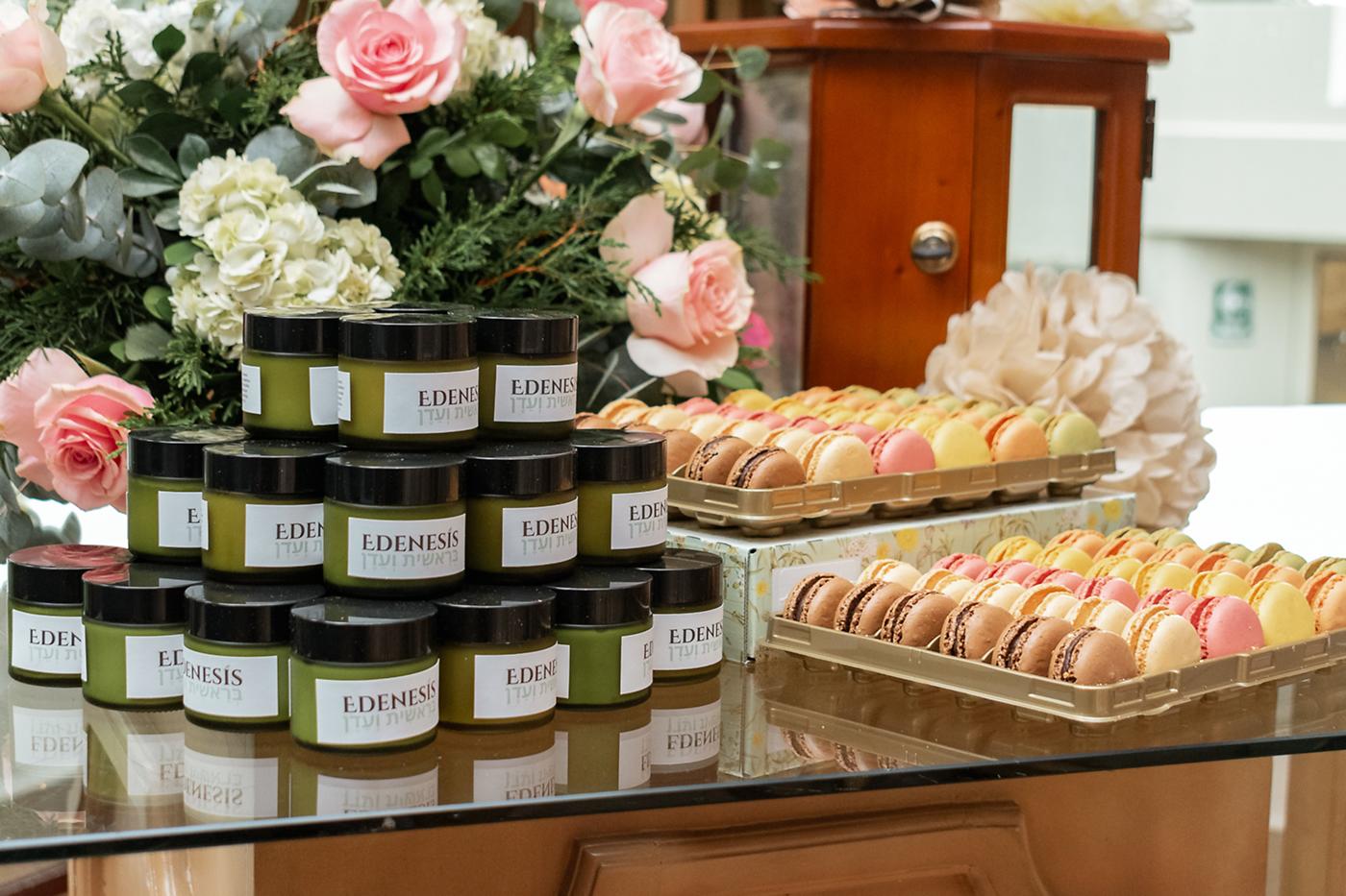 La cumpleañera compartió con las asistentes productos de belleza que elabora su hija, Jinette Faraj, en Estados Unidos.