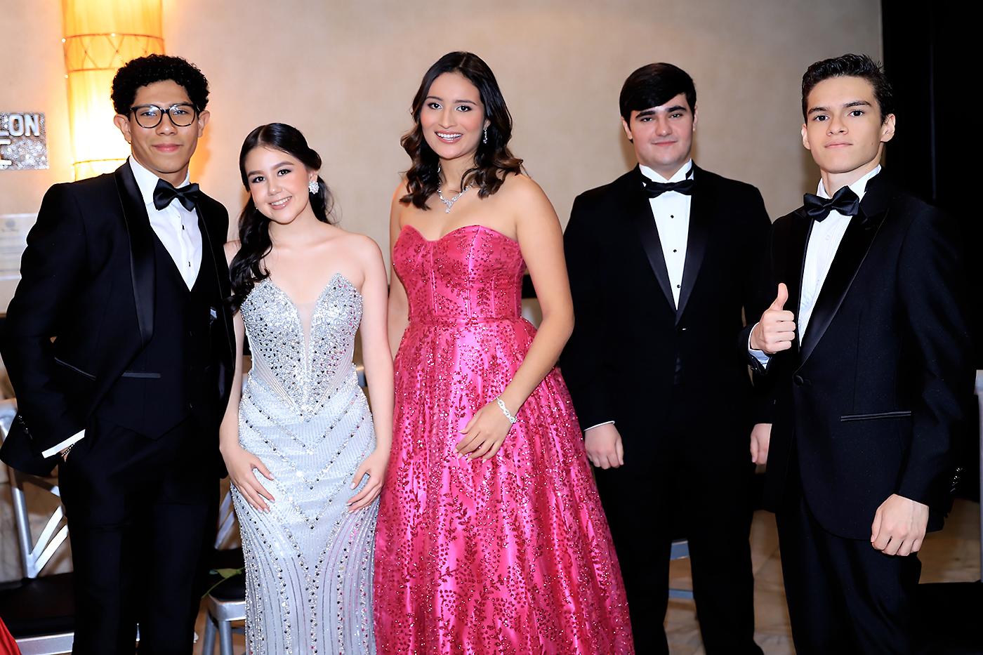 Fiesta de la prom 2025 de la Academia Los Pinares