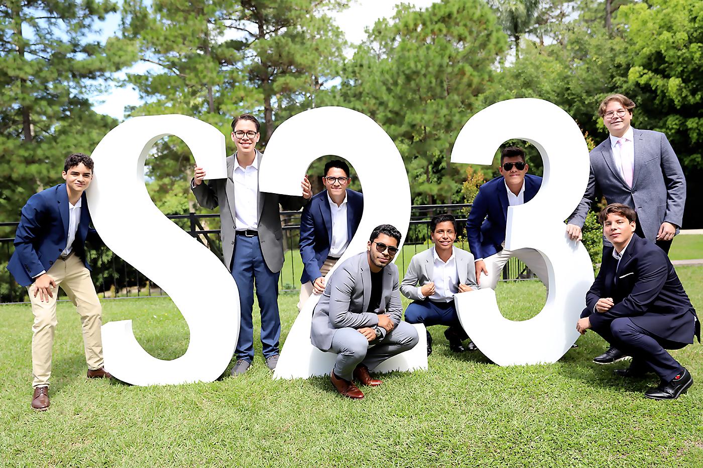 Alejandro Sussman, Diego Zepeda, Diego Hernández, Diego López, Charlie Xelada, Diego Baquis, Diego Plazaola y Bill Santos