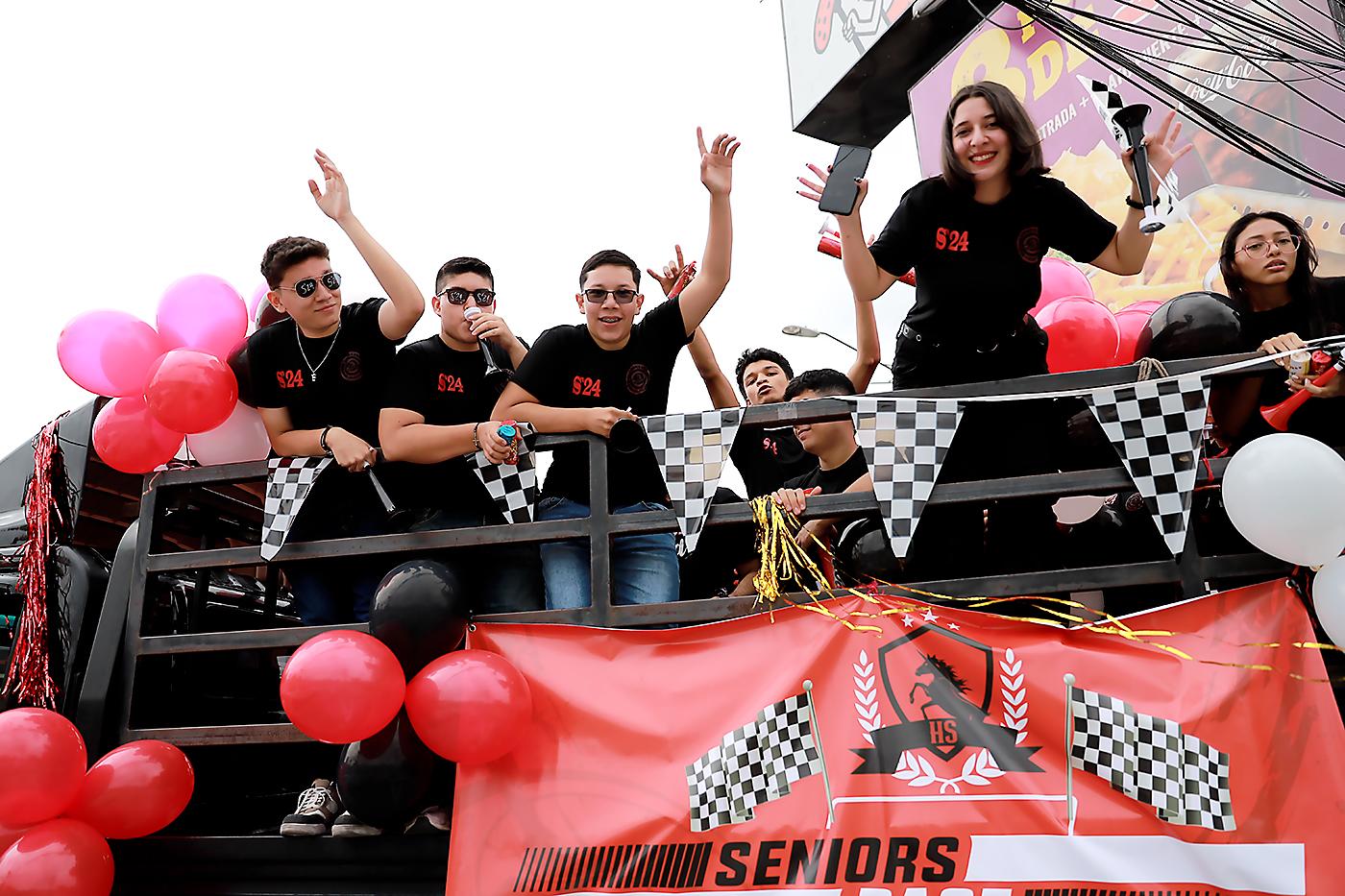 Entrance de los Senior 2024 de la Hillcrest School