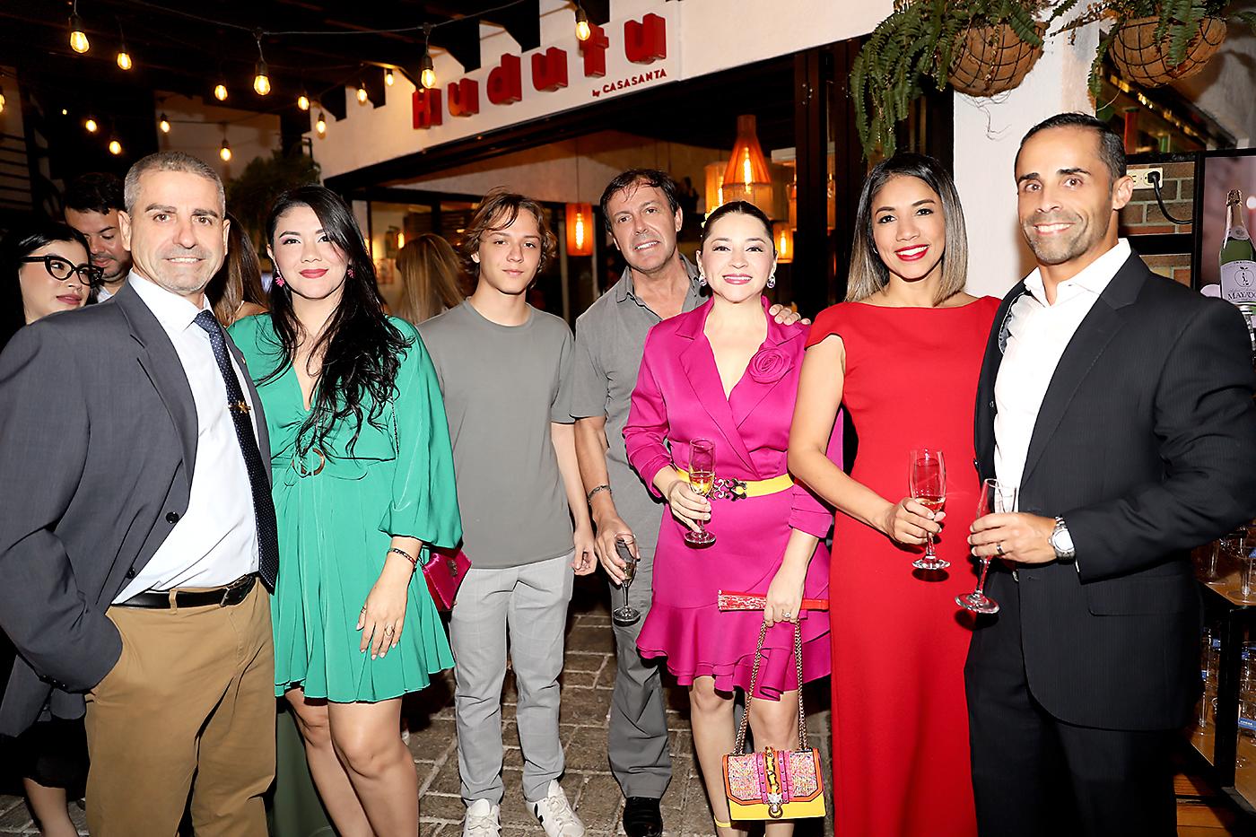 Grand opening de Orujos en Plaza Lara