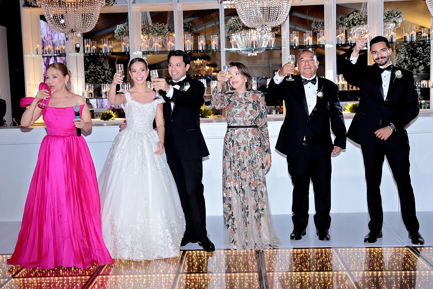 Carmen Chávez, Carmen Villavicencio, Diego Durón, Cristina Díaz, Marco Durón y Alan Suázo