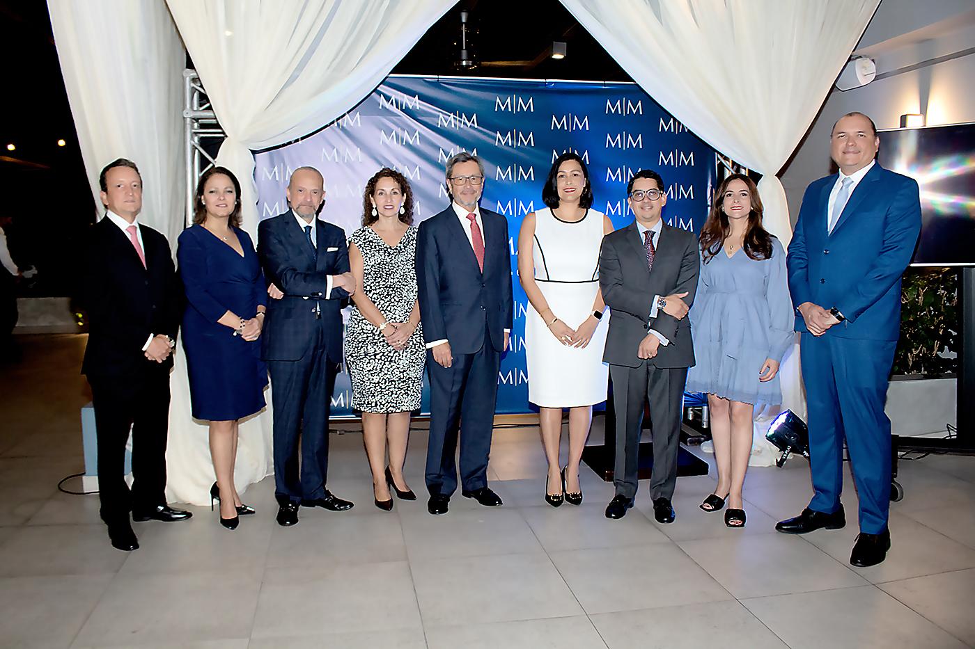 Manuel Telles, María Fernanda Morales, Rafael Briz, Claudia Pereira, Eduardo Mayora, Paola Galich, Odín Guillén, Sandra Castillo y Juan Carlos Casellas.