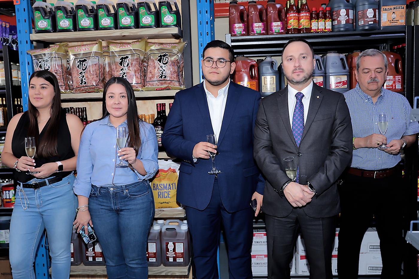 Paola Valverde, Priscila Monterroso, Carlos García y Joel Muchnik.