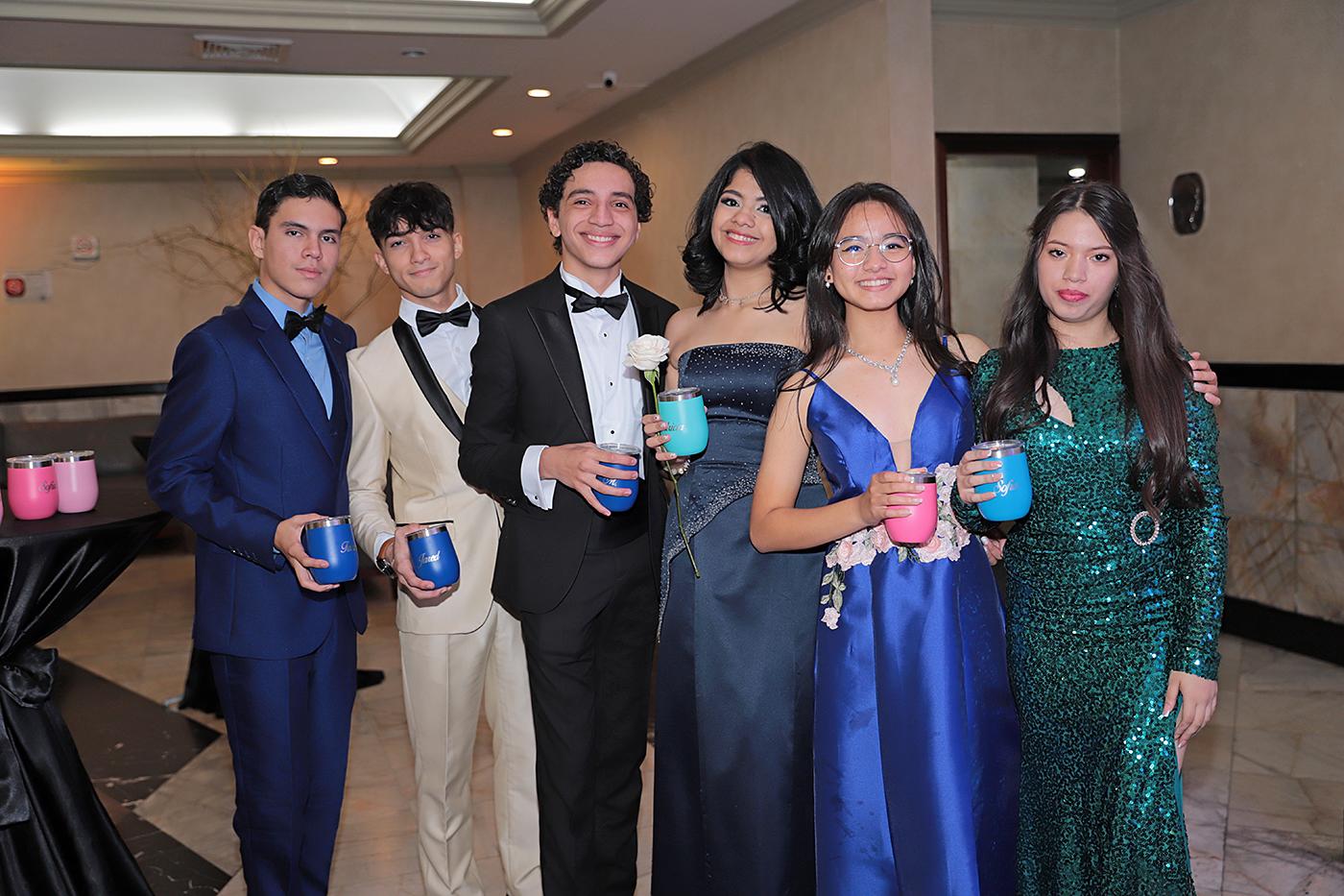 Fiesta de la prom 2024 del Instituto Sagrado Corazón