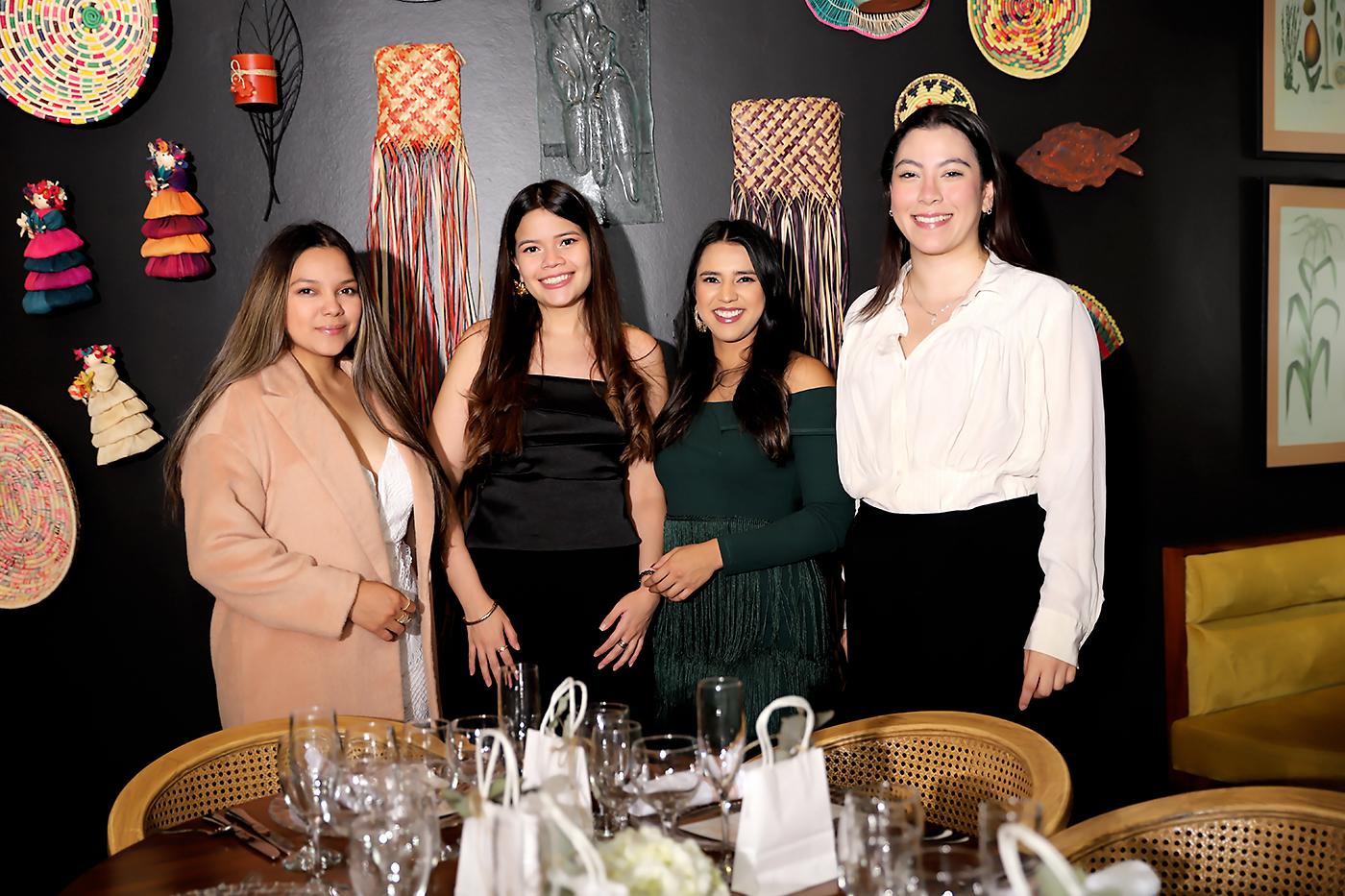 Ana Gómez, Alejandra Figueroa, Norma Farias y Tali Espinoza.
