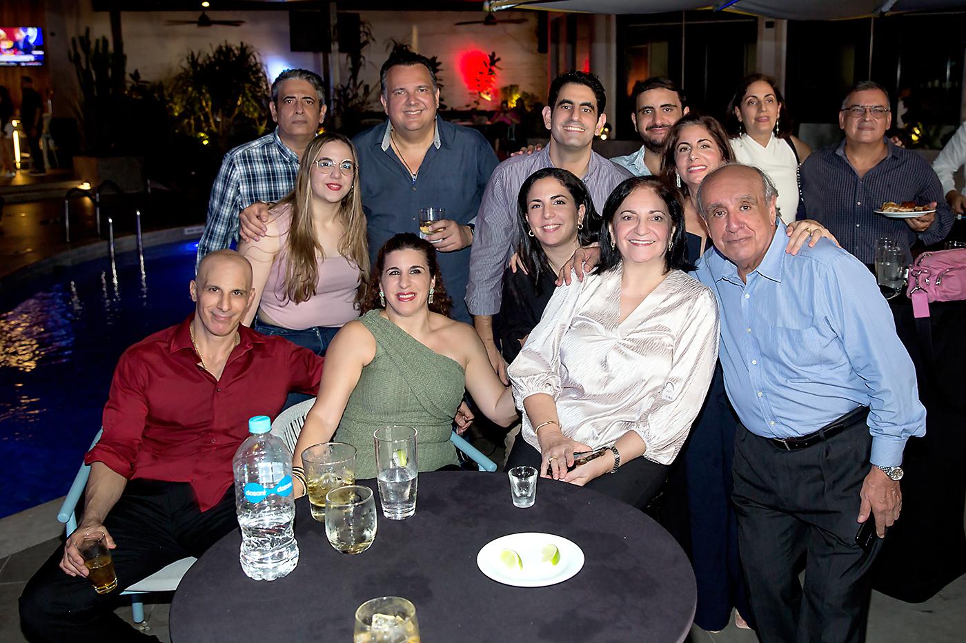 Fiesta por los 50 años de José Boadla