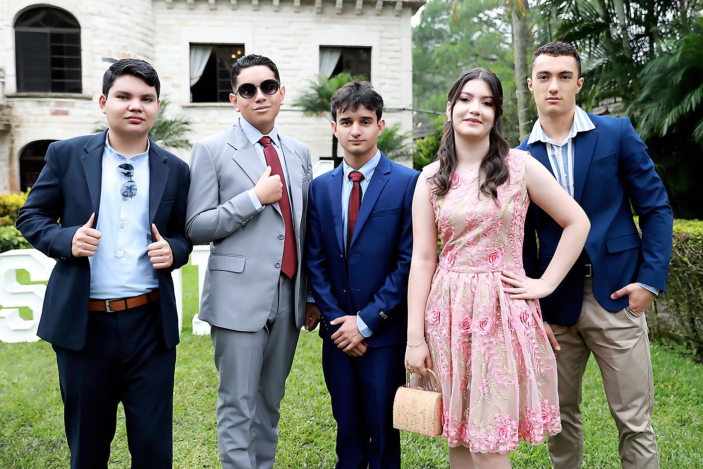 Germán Figueroa, Andrés Salomón, Diego Alvarado, Angie Flores y Matteo Amadori.