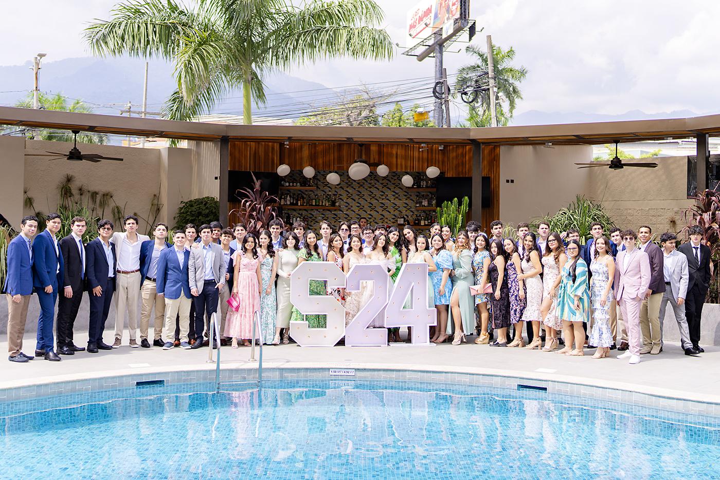 La generación 2024 de Santa María del Valle, durante su senior breakfast.