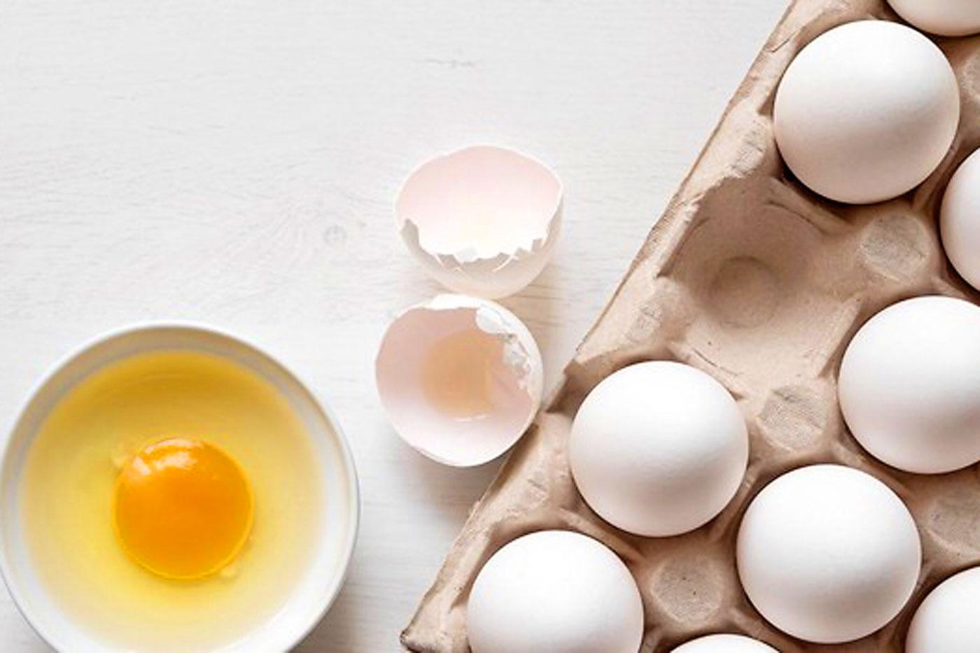 Los huevos son una gran fuente de proteínas y grasas saludables, por lo que liberan su energía lentamente, evitando las caídas de energía.