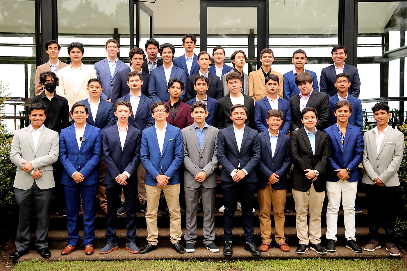 EL primer encuentro tradicional de los seniors de la generación 2023 del centro escolar Aldebarán, tuvo como escenario La Cumbre donde disfrutaron de un exquisito desayuno .
