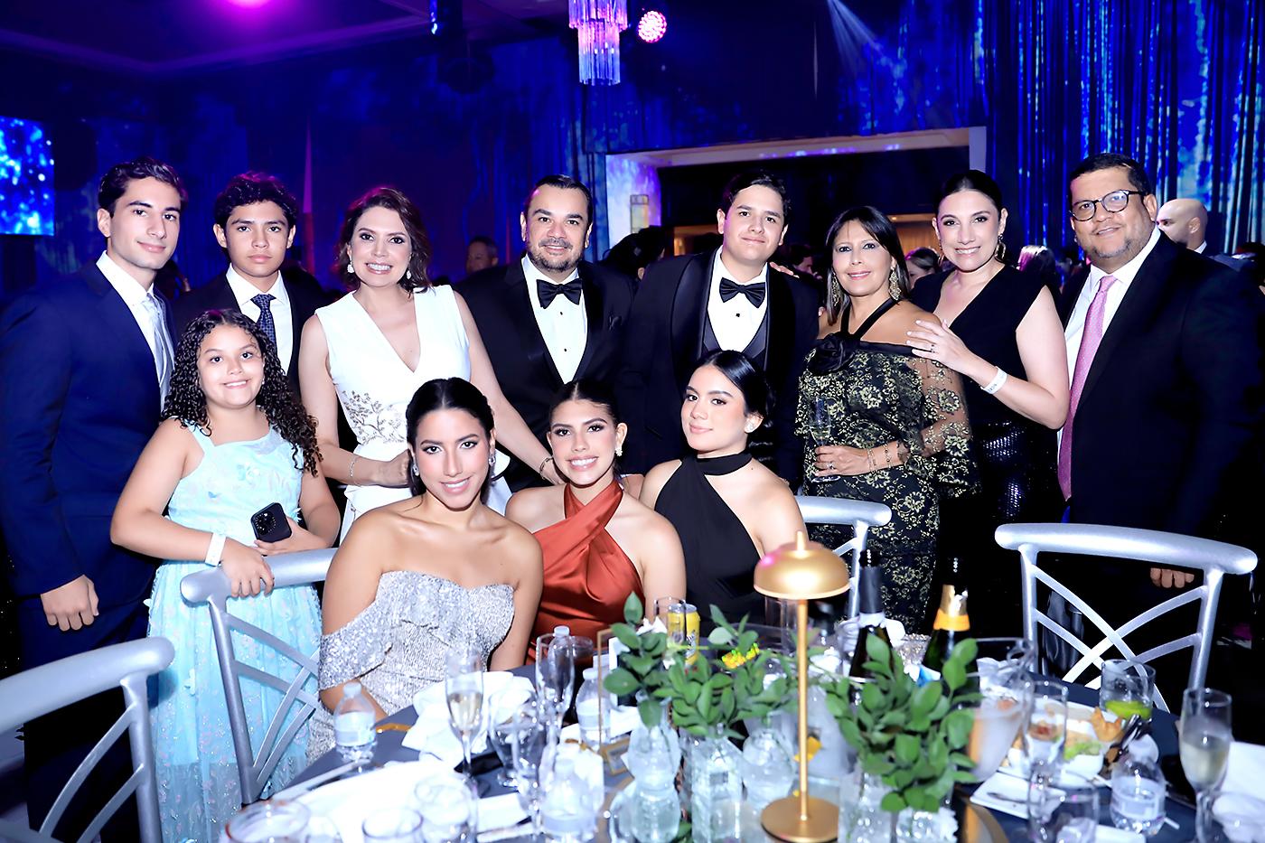 Invitados a la prom 2025 de la Escuela Americana de Tegucigalpa