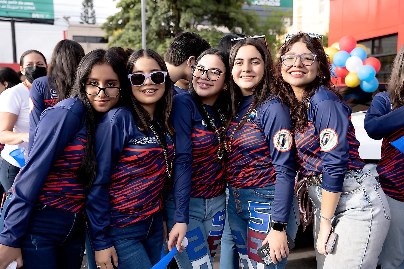 Jesse Rodríguez, Alessandra Álvarez, Avril Maldonado, María Matamoros y Nathalie Orellana