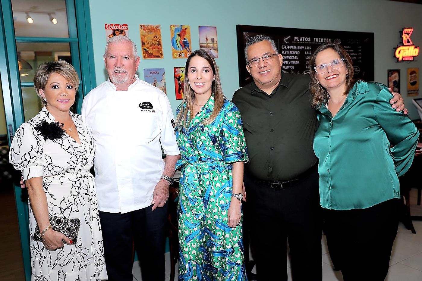 Ana de Badiola, Mikel Badiola, Carmen de la Vega, Paul Handal y Francis de Handal