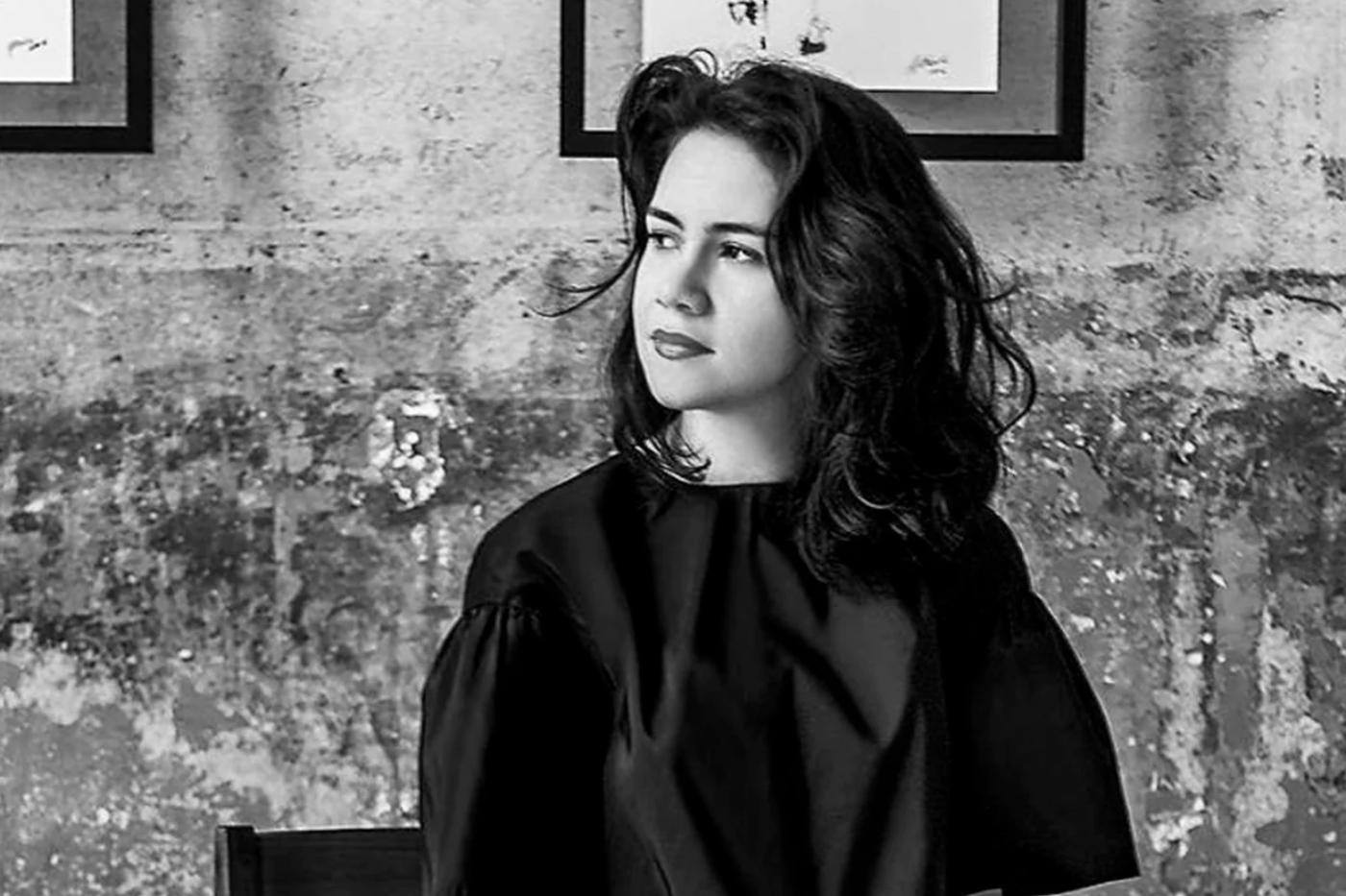 ¿Quién es la mujer que más le ha inspirado y por qué? Nombrar a solamente una sería imposible. En el transcurso de mi vida ha habido muchas mujeres que me han dado fuerzas para tener la libertad para ser la persona que soy hoy. Entre mujeres que conozco a mujeres que no muchas han impactado mi vida. Y a todas les estoy muy agradecida por haberme brindado ese amor, aprendizaje, valor, comprensión etc.
