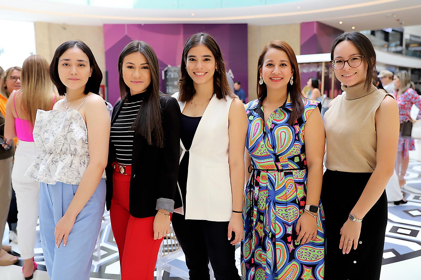 Nereyda Melgar, Valerya Sierra, Camila García, Lila Fúnez y Andrea Hernández