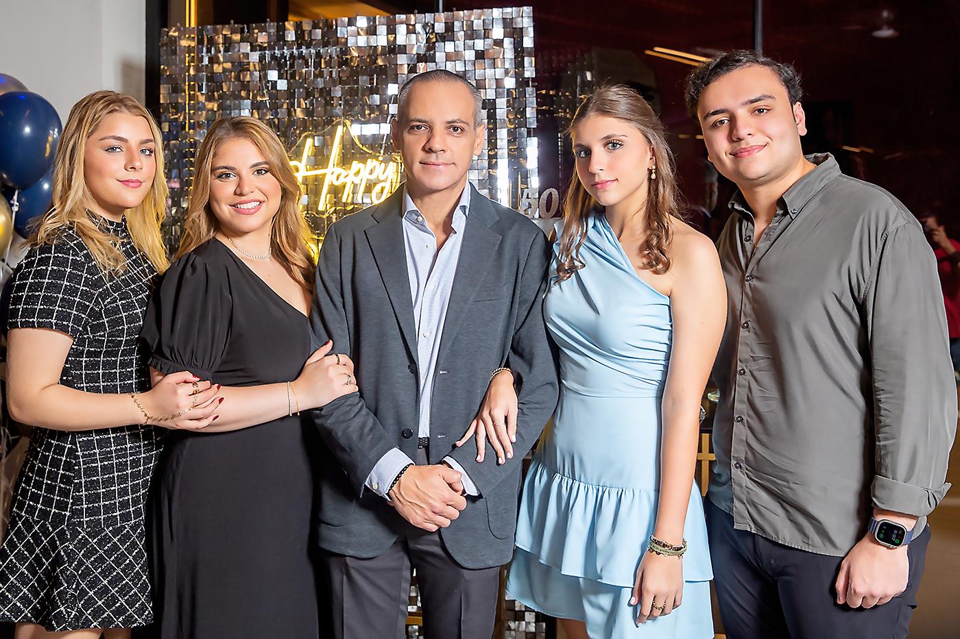 Camila, Valerie, José, Raquel y Fernando Boadla.