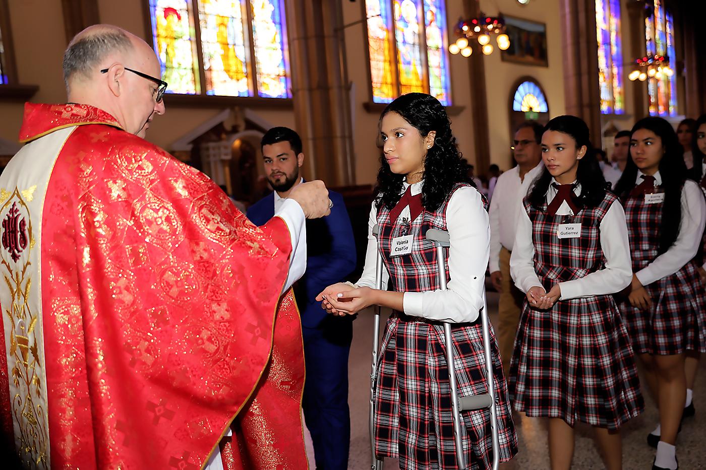 Confirmación de los alumnos de Macris School