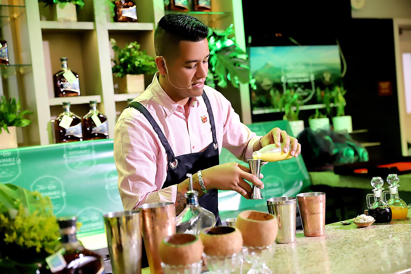 Galería: Flor de Caña corona al bartender más sostenible de Honduras