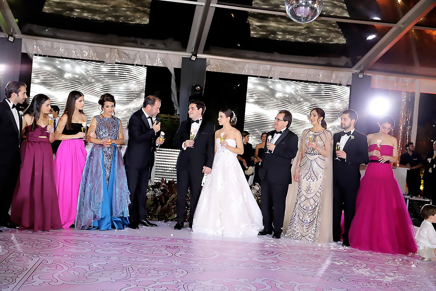 Los padres de los novios realizaron el brindis nupcial