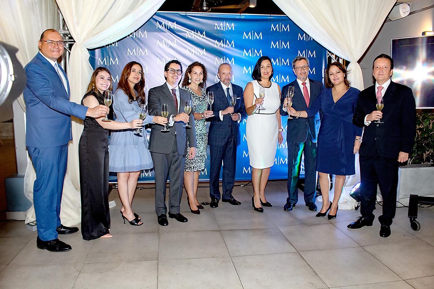 Juan Carlos Casellas, Andrea Tercero, Sandra Castillo, Odín Guillén, Claudia Pereira, Rafael Briz, Paola Galich, Eduardo Mayora, María Fernanda Morales y Manuel Telles.