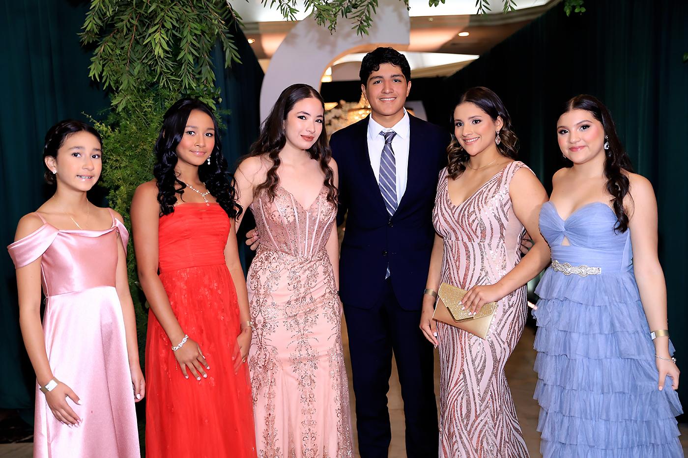 Fiesta de la prom 2025 de la Academia Los Pinares