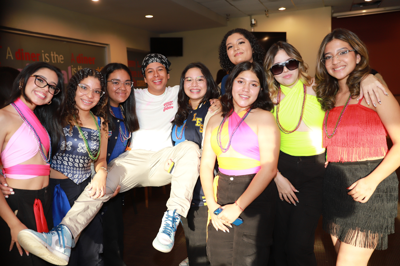 Valeria Banegas, Ariana Ramos , Andrea Zúniga, Óscar Cálix, Lesllie Rosa, Konsuelo Carrasco, Daniela Romero, Nia Farach y Gladys Ledezma.