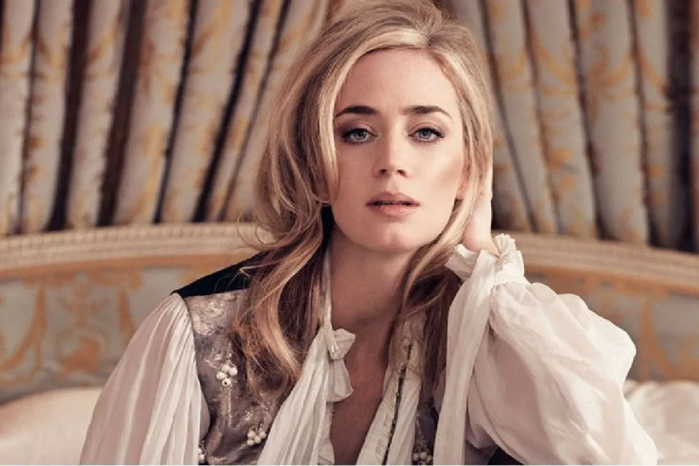 Comenzando la lista de presentadores de la gran gala, se encuentra <b>Emily Blunt</b>, la talentosa actriz britoestadounidense. Con su impresionante trayectoria, que incluye un Globo de Oro, un Premio del Sindicato de Actores y un Premio de la Crítica Cinematográfica, Blunt promete agregar aún más glamour y excelencia a la noche de premios.