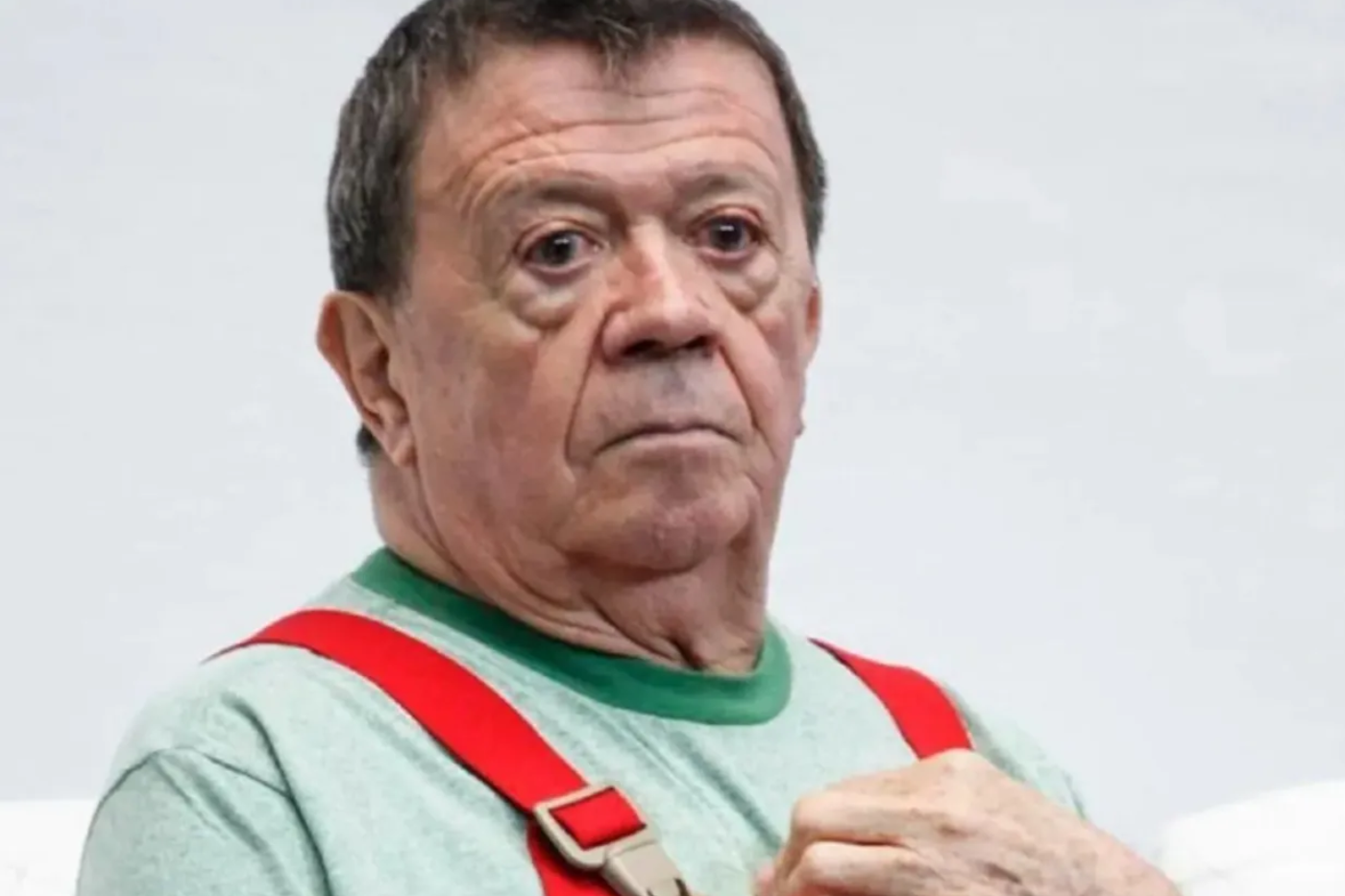 <b>Xavier López “Chabelo”</b>Uno de los escándalos que sacudió la vida del amigo de todos los niños fue cuando Oralia Pérez legalmente solicitó una pensión alimenticia para la hija del famoso presentador. Aunque una prueba de paternidad confirmó la relación, él optó por no reconocerla como propia.