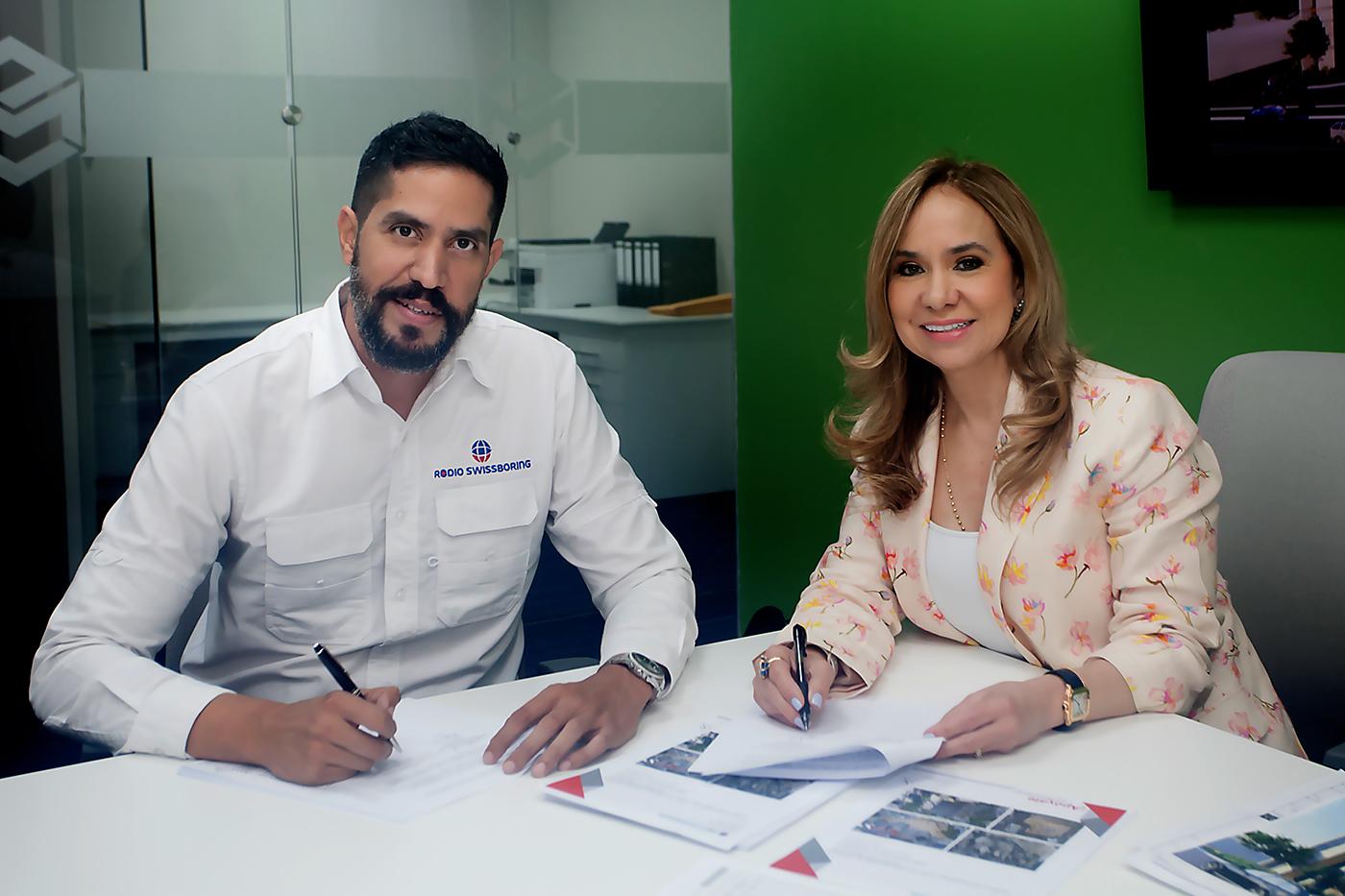 Fernando José Gandour de Rodio Swissboaring y Laura Blanco gerente general de Cubic Meter.