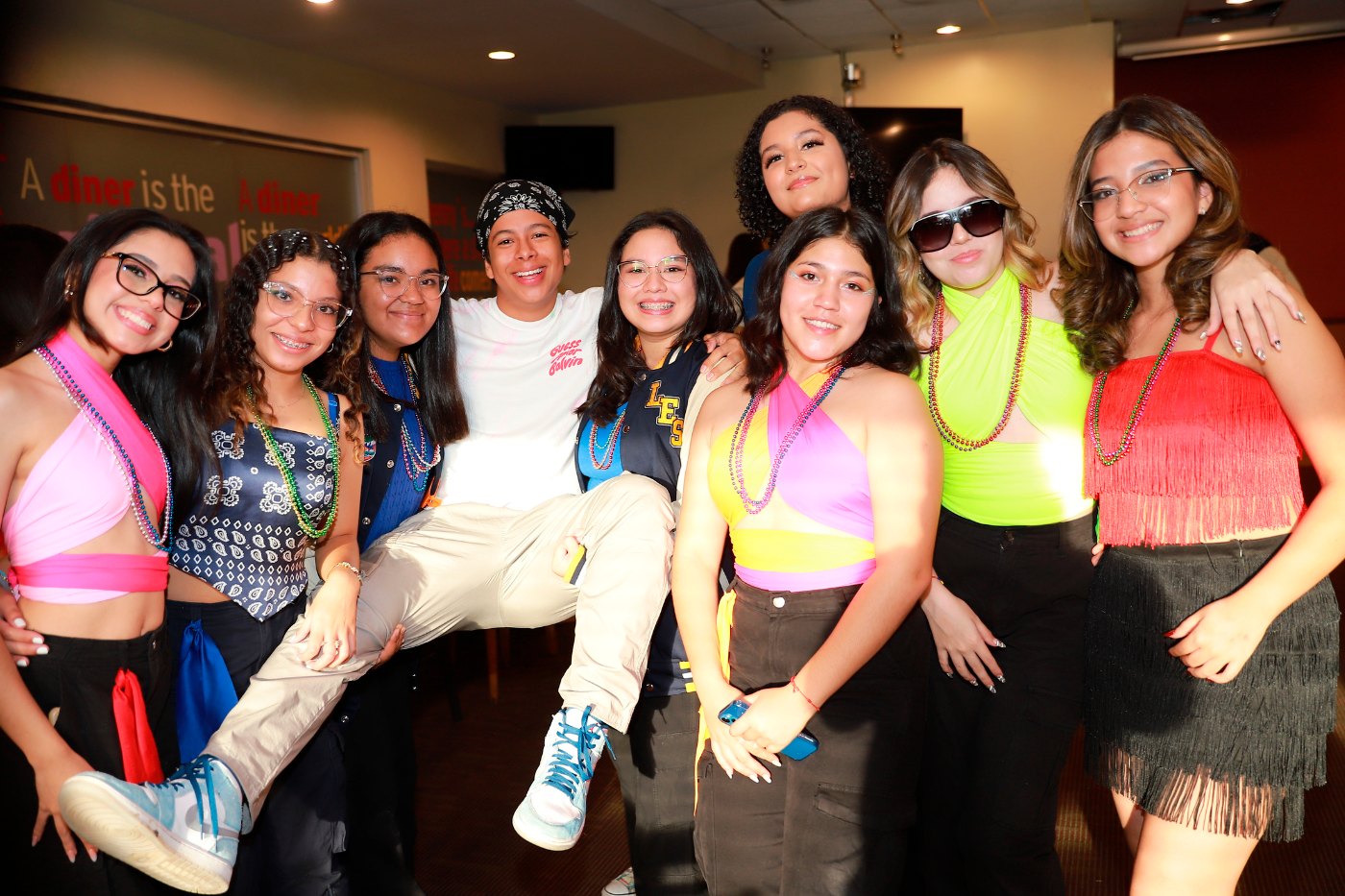 Valeria Banegas, Ariana Ramos, Andrea Zúniga, Óscar Cálix, Lesllie Rosa, Konsuelo Carrasco, Daniela Romero, Nia Farach y Gladys Ledezma.