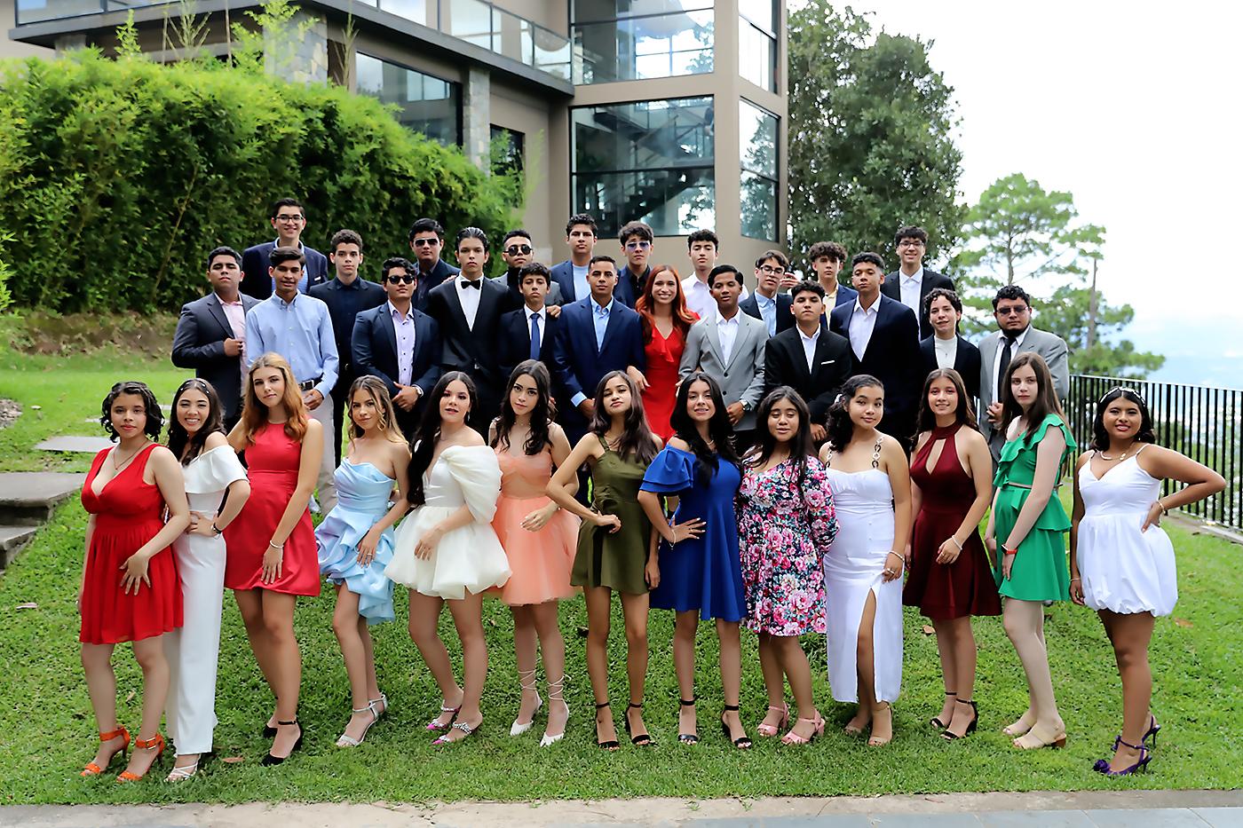 Emocionados los seniors 2023 