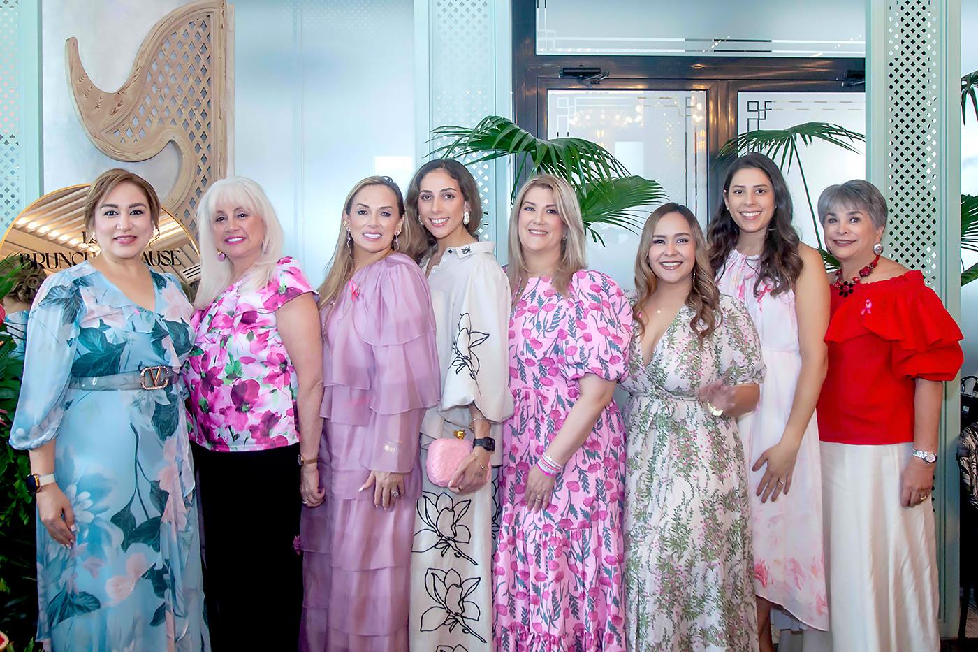 Jazzania Croasdaile, gerente de mercadeo de Mercedes Benz; Jackie Babun,directora del Programa Oncológico Listones de Amor; Androlla Mitri y Alexia Mitri delBaptist Health Miami; Giselle Downing de Diagnos; Michelle Ponce, Michelle Marsandel Grupo Opsa y Linda Coello.