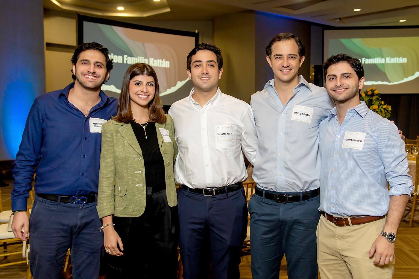 Mauricio, Vivían, Fernando, Rodrigo y Andrés Kattán.