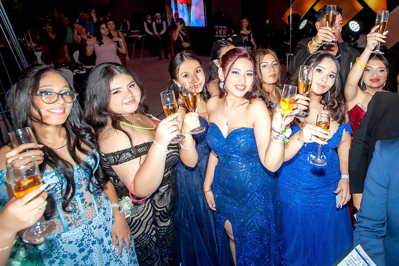 Any Flores, Eunice Matute, Andrea García, Farah Perdomo, María José Domínguez y Sharon Muñoz.