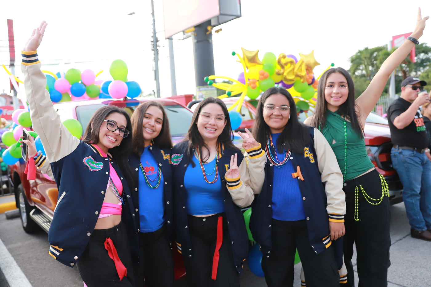 Valeria Banegas, Ivanna Romero, Leslie Rosa, Andrea Zúniga y Natalia Guillén.