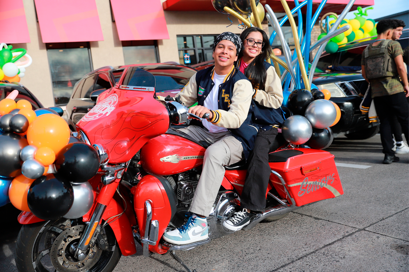 Óscar Cálix y Valeria Banegas.