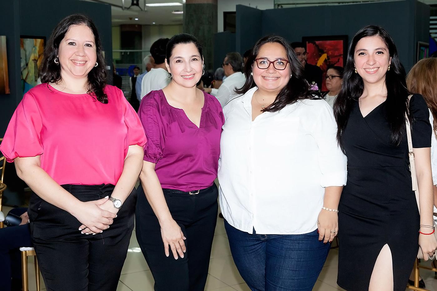  Karen Antúnez, Francia Quintana, Sharon Leiva y Zully Cuellar.