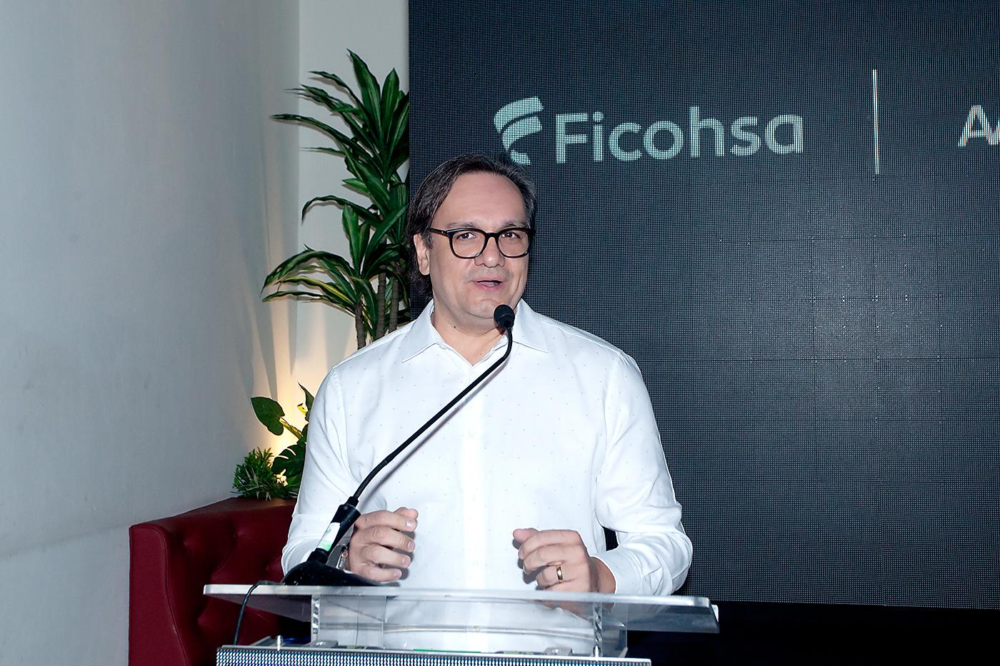 Germán Castañeda, vicepresidente de comunicación corporativa de Grupo Ficohsa.