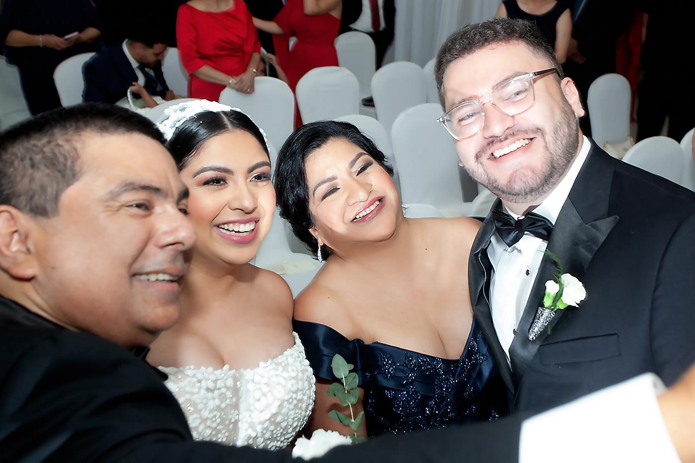 Marco, Jackeline, Jackie Del Arca y VíctorValdés.