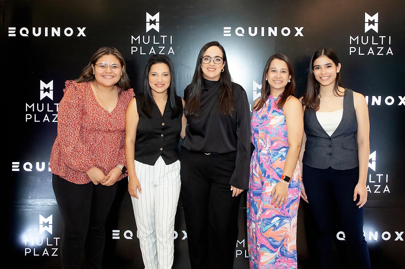 Emily Corrales, Fabiana Rodríguez, Claudette Kattán, Lila Fúnez y Camila García.