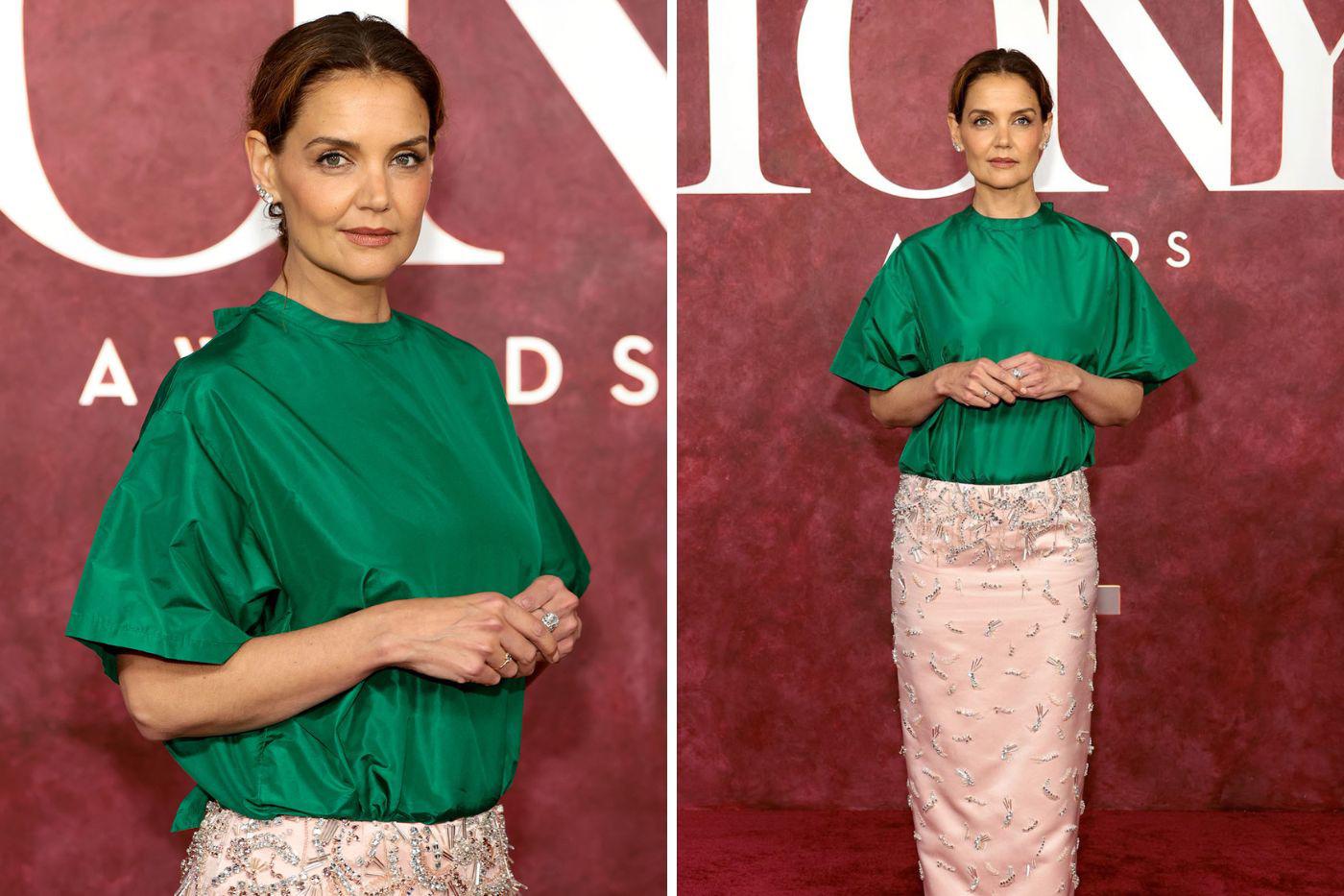 Katie Holmes acudió con un look hecho especialmente para ella por Prada.
