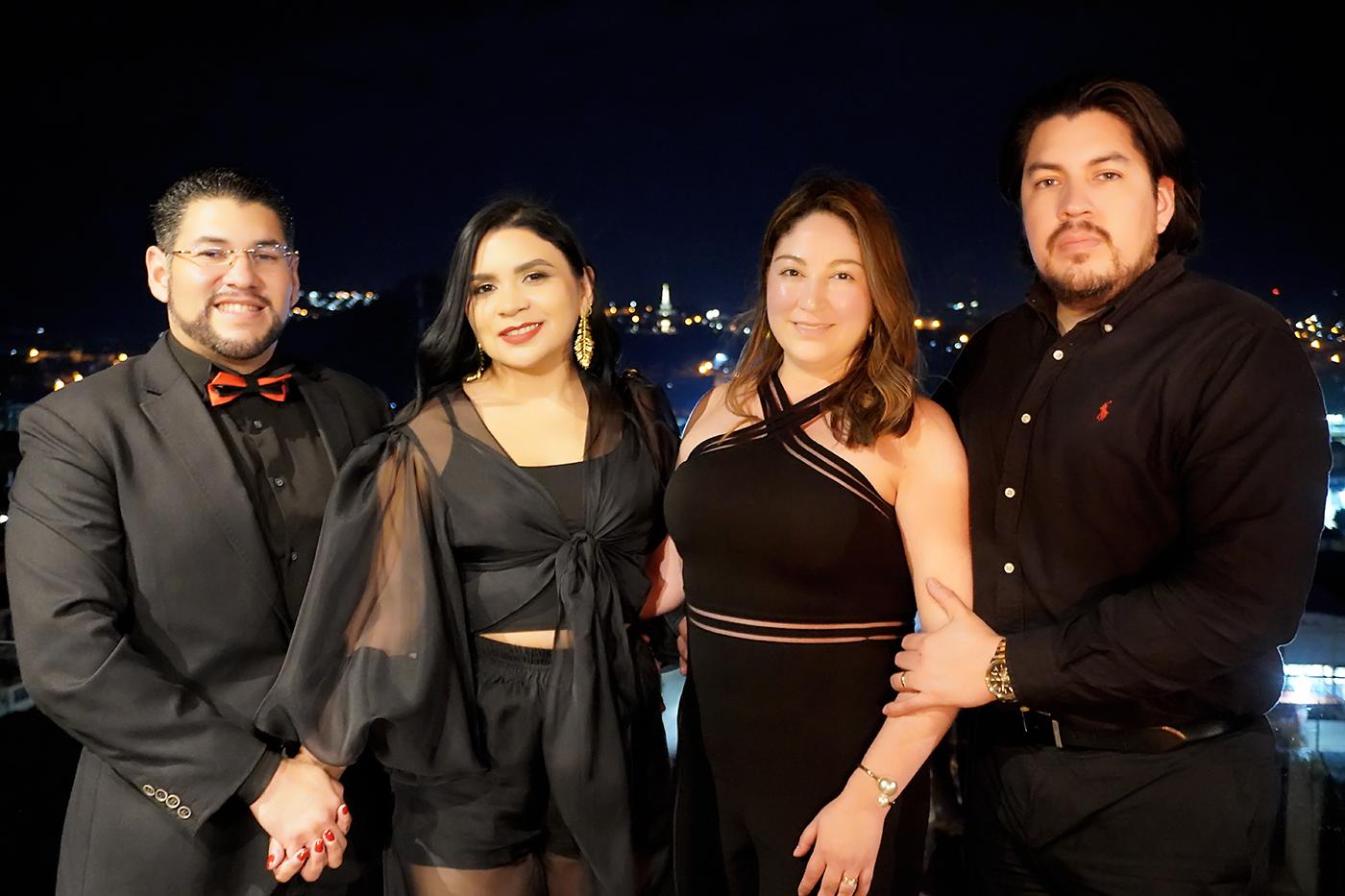 Allan Herrera, Mónica Herrera, Isabel Herrera y Julio Herrera.