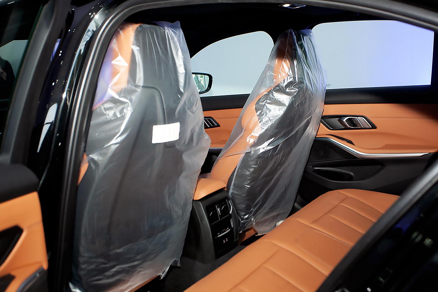 El BMW serie 3 tiene asientos de piel en tono camel
