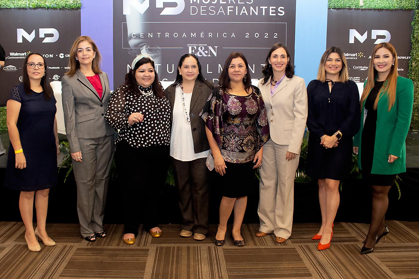 Zayra Caballero, Ruth Marie Canahuati, Claudia Contreras, Ana María Reyes, Velía Jaramillo, Lizza Handal, Rosa Montoya y Jenny Fernández.
