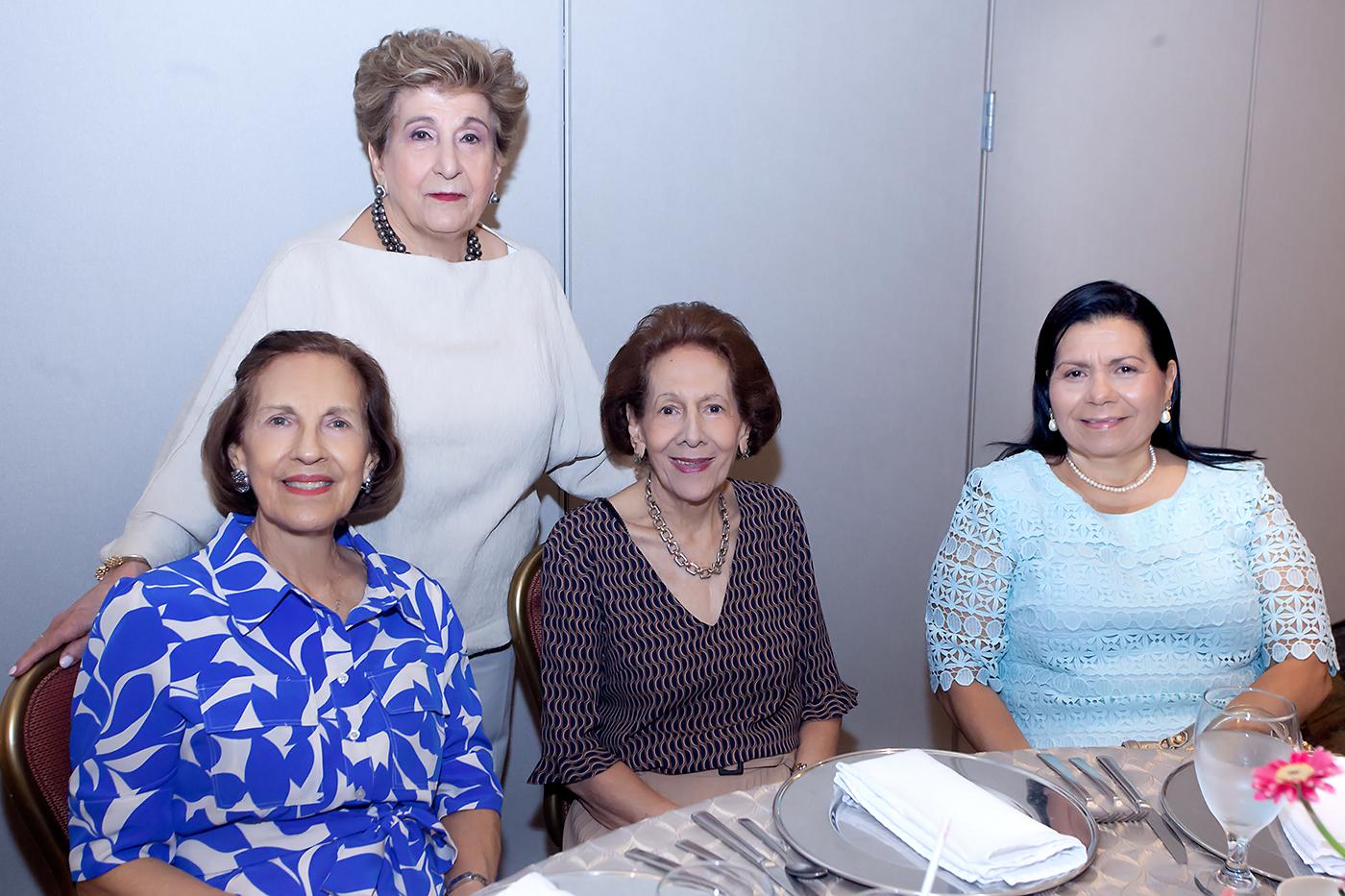 Lily Faraj, Emily Canahuati, Ivonne Kattán y Elizabeth Samara.