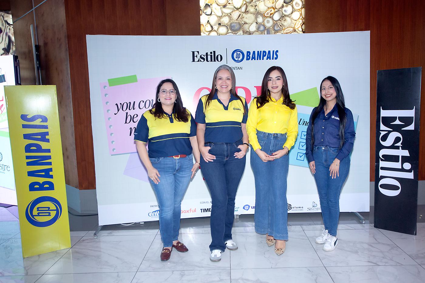 Representantes de BANPAÍS.